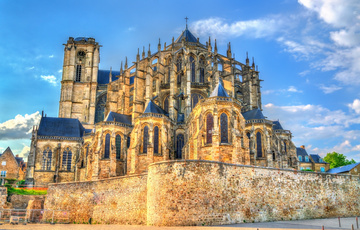 Cathédrale dans le centre ville de Le Mans